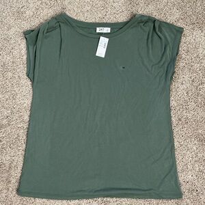 Maurices Women's Olive Green Short Sleeve Tee